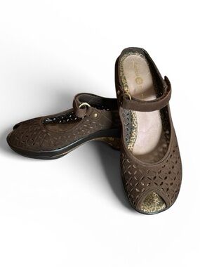 Jambu Journey Encore Women's Perforated Wedge Brown Suede Sandal Size 8.5